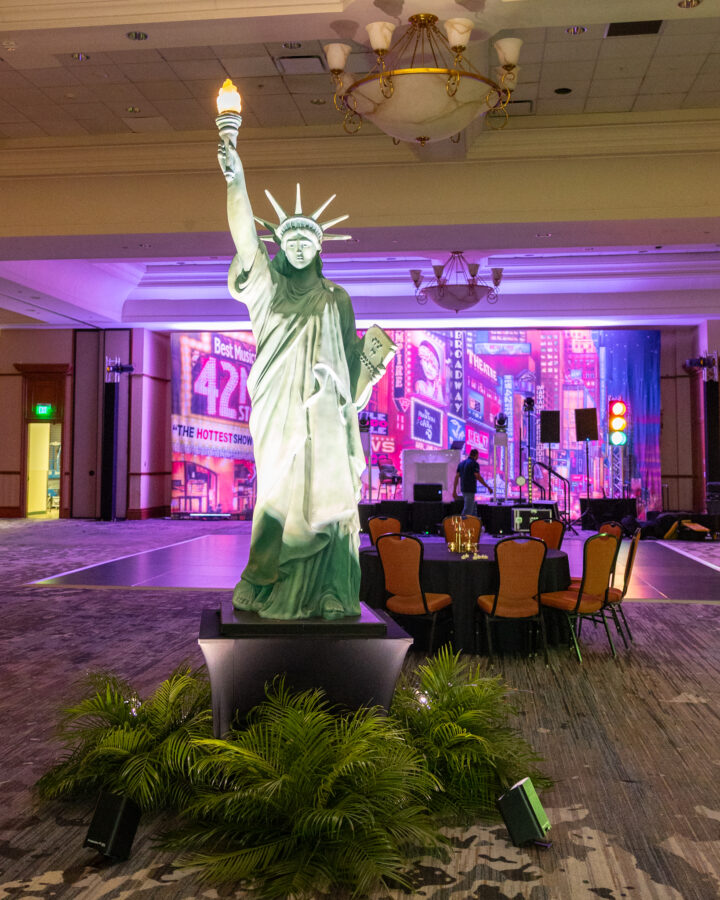 New_York_Themed_Prom_Event_Rentals_Jacksonville_Event_Design