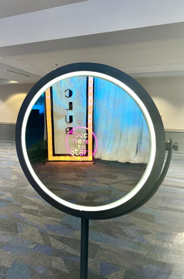 Mirror Photo Booth - Image 3