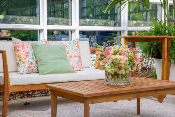 Beige_Outdoor_Wood_Love_Seat_Event_Rentals_Furniture_Jacksonville