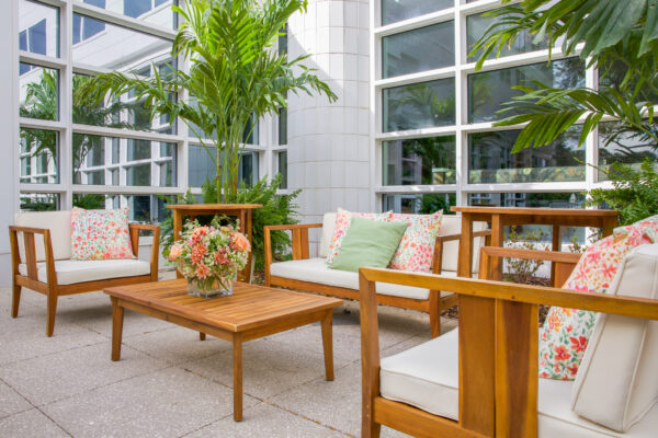 Beige_Outdoor_Wood_Love_Seat_Event_Rentals_Furniture_Jacksonville