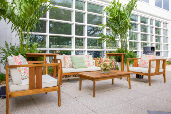 Beige_Outdoor_Wood_Love_Seat_Event_Rentals_Furniture_Jacksonville