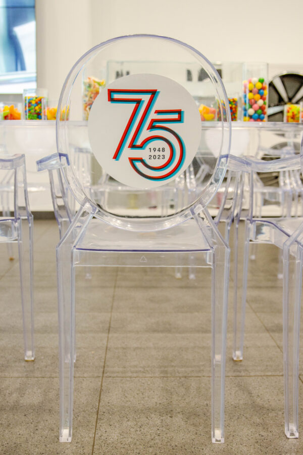 Transparent_Ghost_Chairs_Elegant_Dining_Chair_Rental_Jacksonville