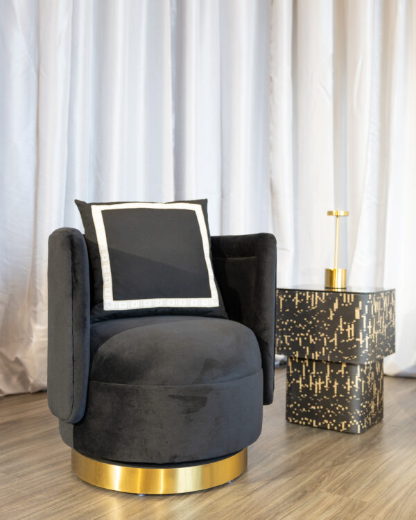 Decorative_Black_End_Table_Event_Decor_Event_Rental_Jacksonville