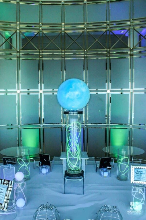Space-Themed-Event-Decor-4-1-800x1200