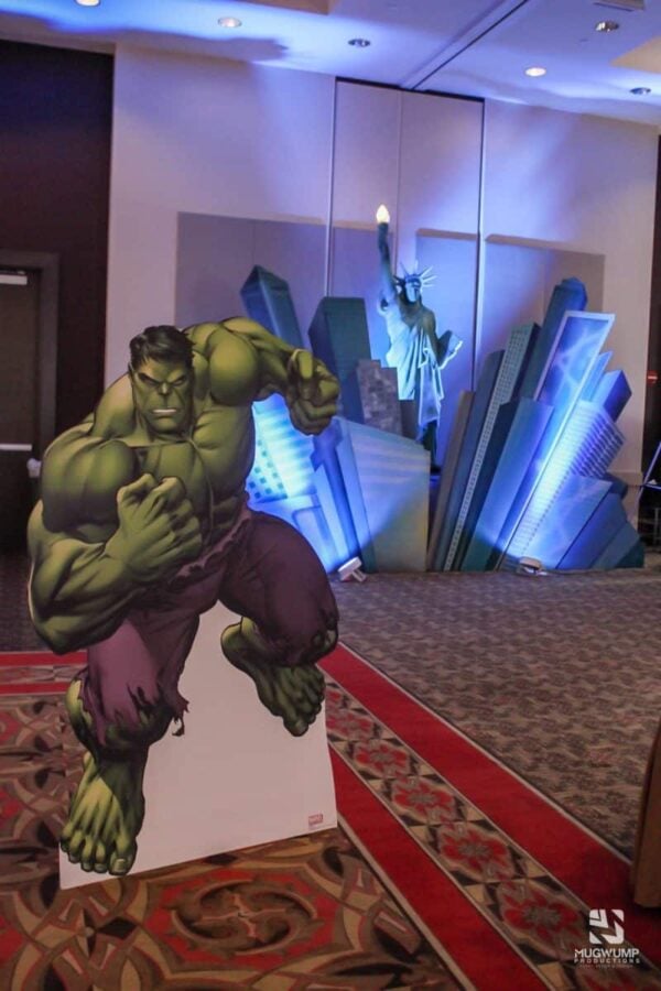 Hulk-Cutout-Superhero-Themed-Event-Decor