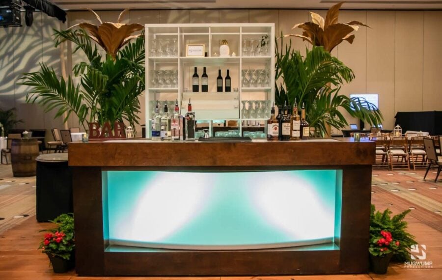 Tropical-Themed-Event-Bar-Decor-Jacksonville