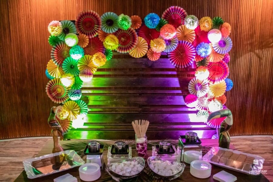 Tropical-Themed-Event-Decor-Backdrop-Lighting