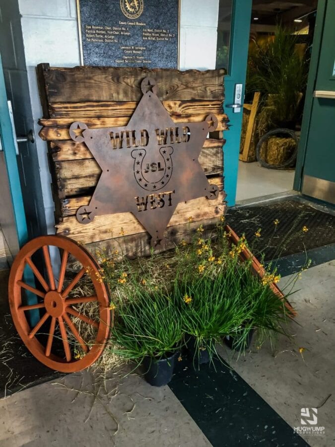 Wild-West-Western-Themed-Event-Decor-Props