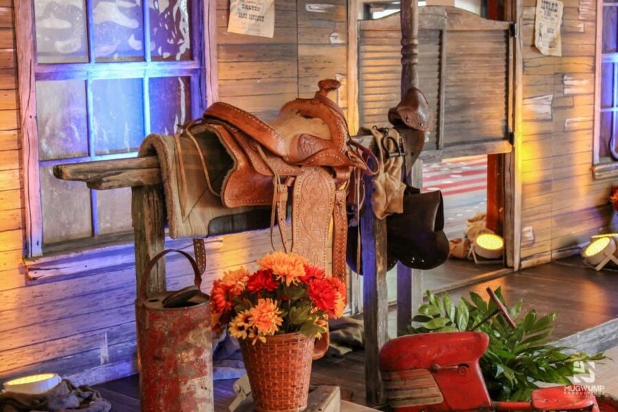 Saddle-Western-Themed-Event-Decor-Props