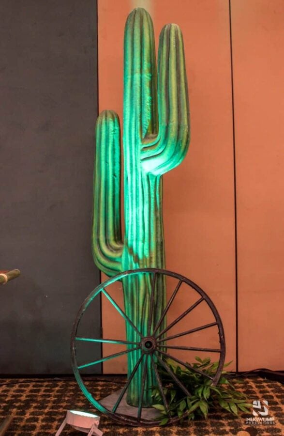 Cactus-Wheel-Western-Themed-Event-Props