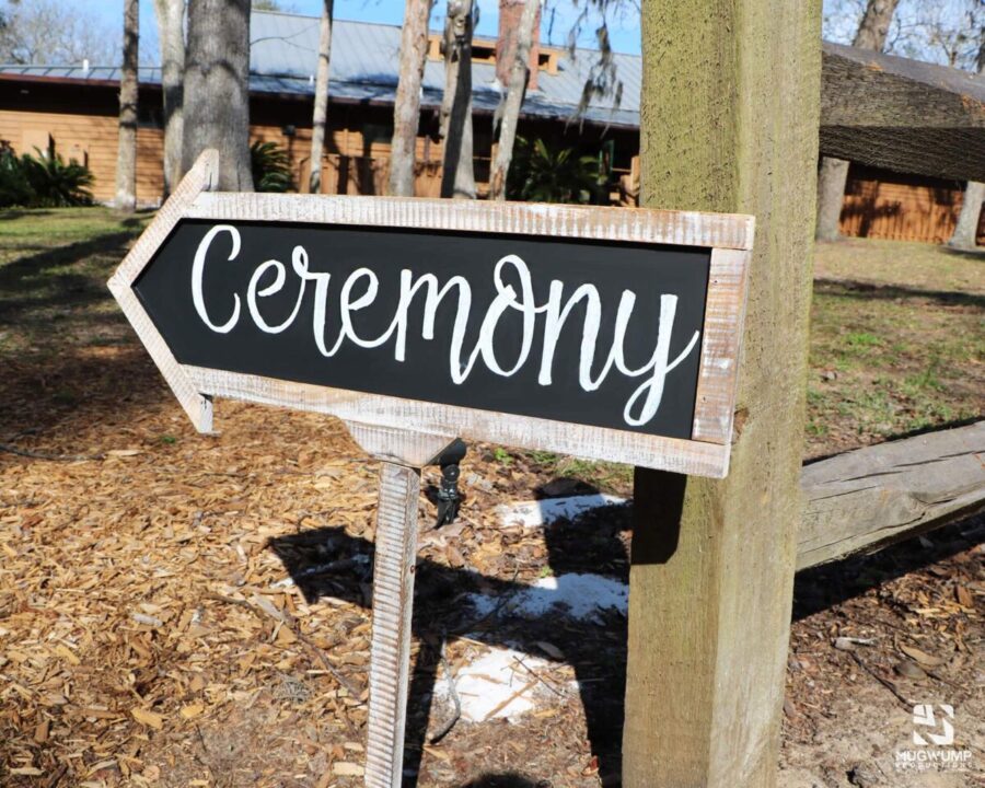 Arrow-Chalkboard-Sign-Wedding-Ceremony-Decor