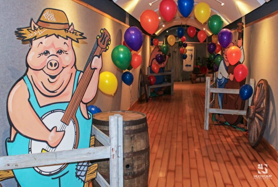 Balloon-Arch-Carnival-Event-Entrance
