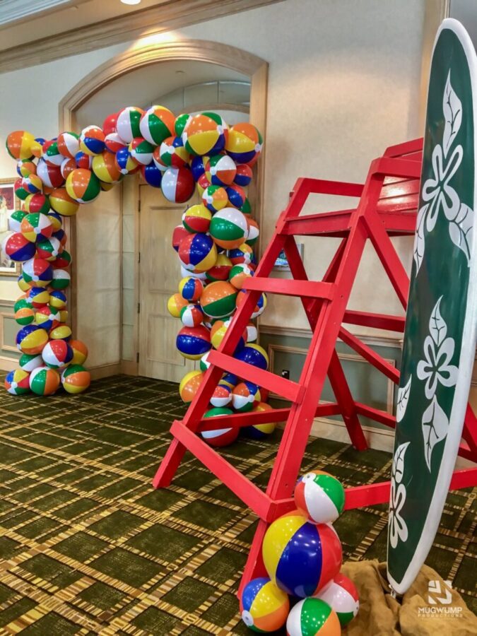 Beach-Ball-Arch-Event-Entrance