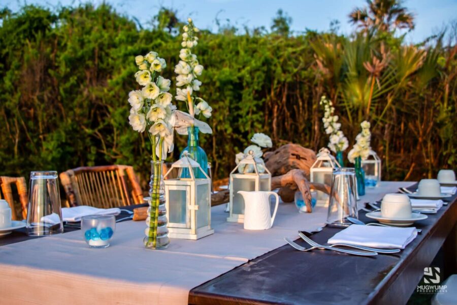 Beach-Themed-Outdoor-Table-Decor