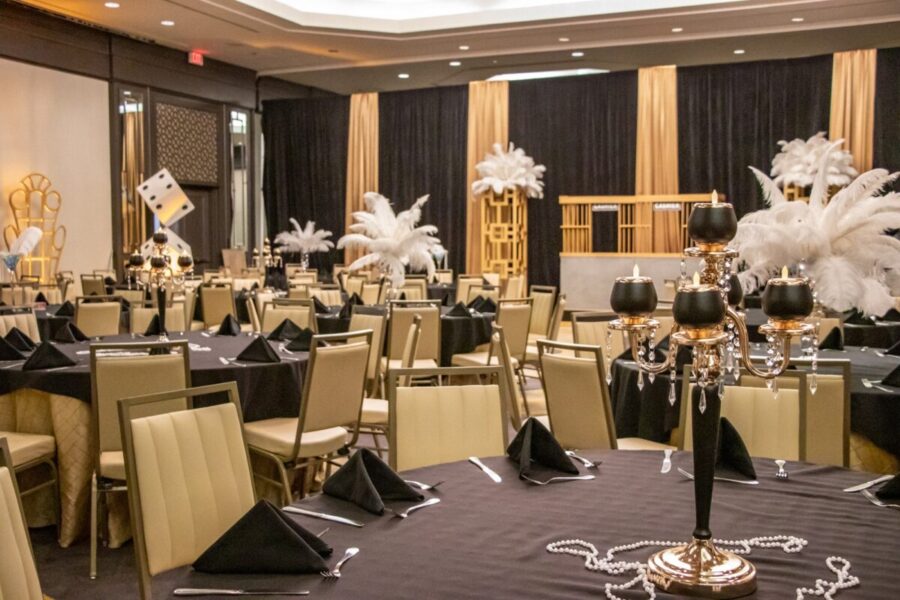 black-and-gold-casino-party-decor-1200x800 (1)