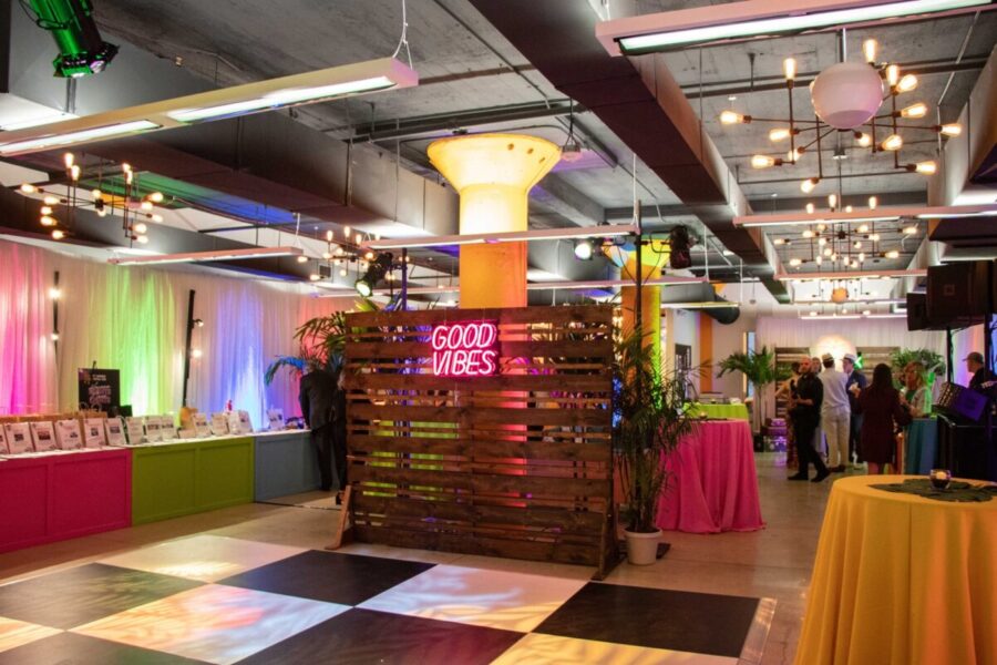 Black-And-White-Dance-Floor-Retro-Event-Decor