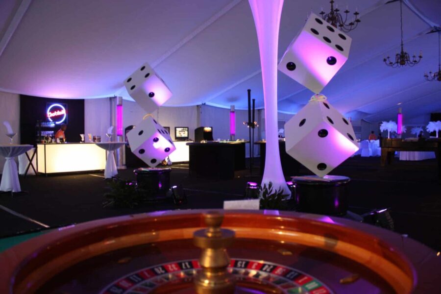 Casino-Party-Decor-Roulette-Table-Rental