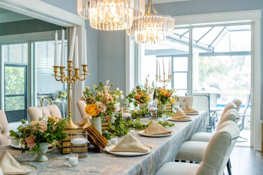 Dinner-Party-Table-Setting-Floral-Centerpiece