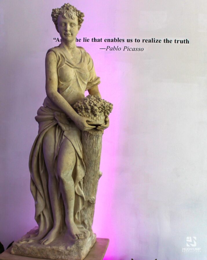 Garden-Themed-Party-Statue