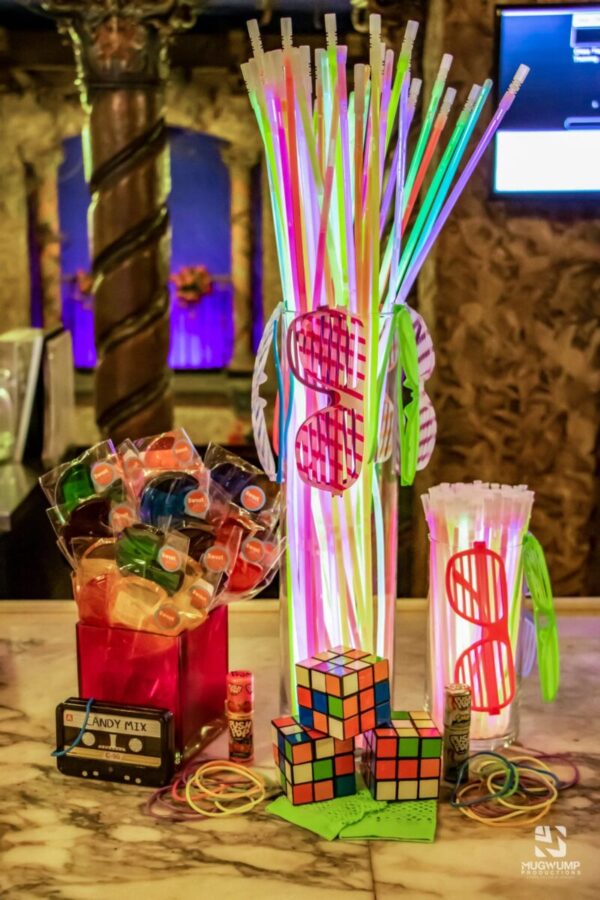 Glow-Stick-80s-Party-Decor