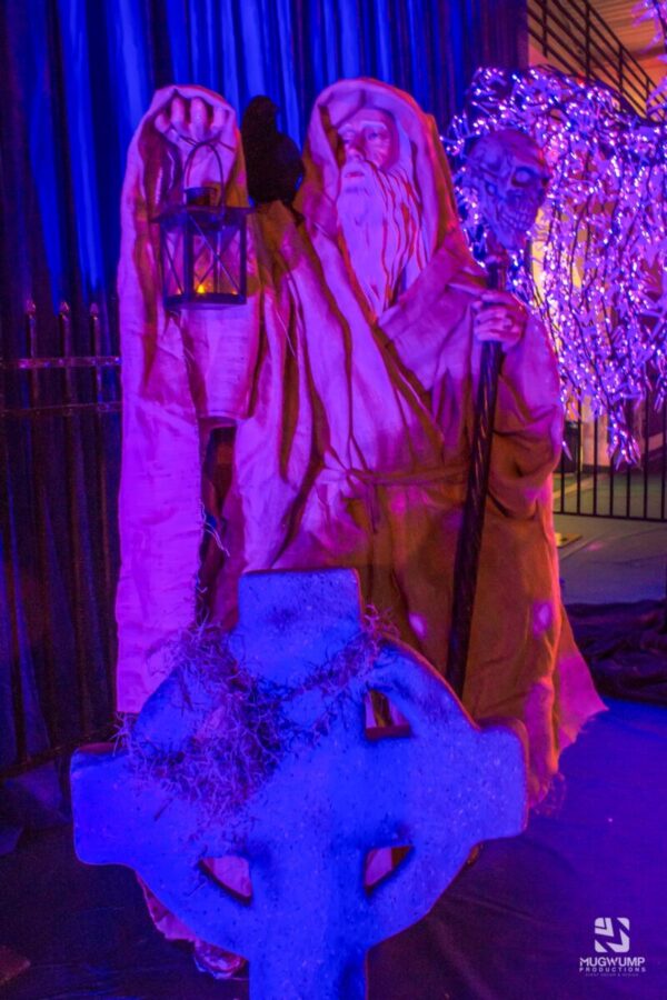 halloween-themed-event-decor-rentals-800x1200