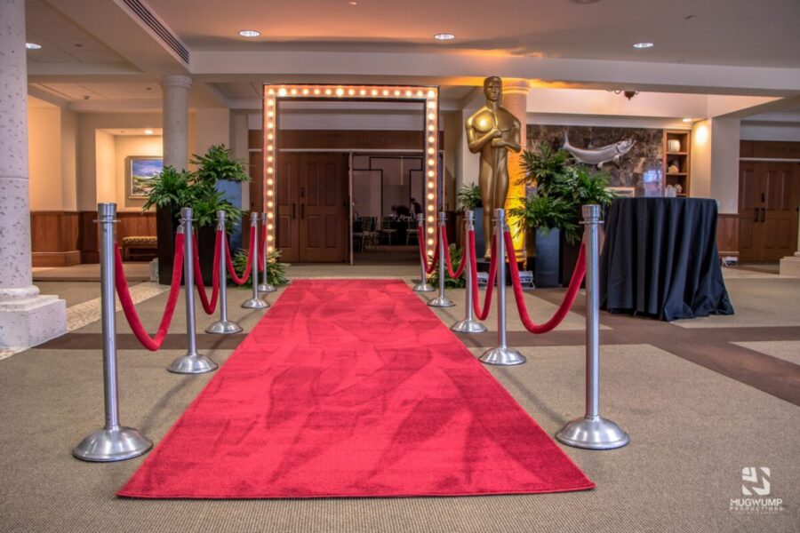 Hollywood-Themed-Event-Entrance-Decor