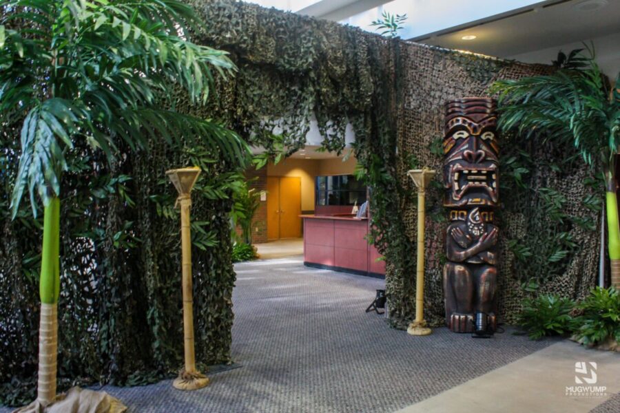 Jungle-Themed-Entrance-Arch