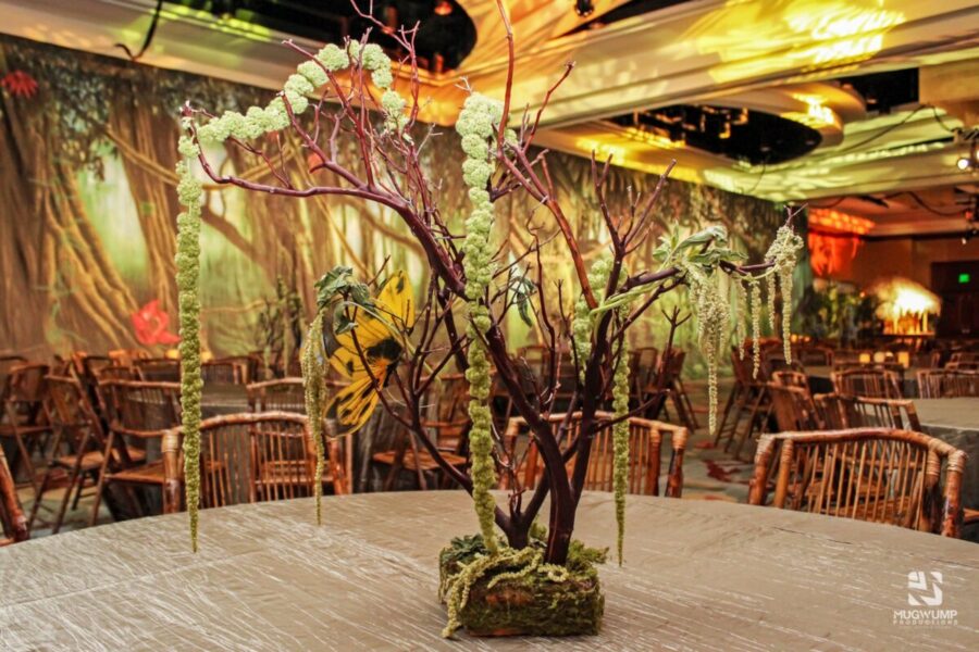 Jungle-Themed-Event-Table-Decor