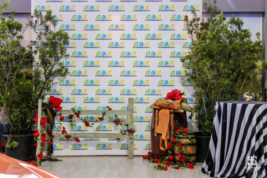 Kentucky-Derby-Themed-Event-Photo-Booth