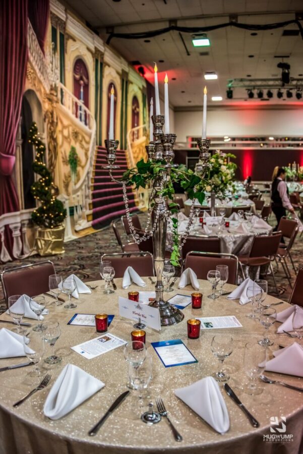 London-Themed-Event-Table-Decor