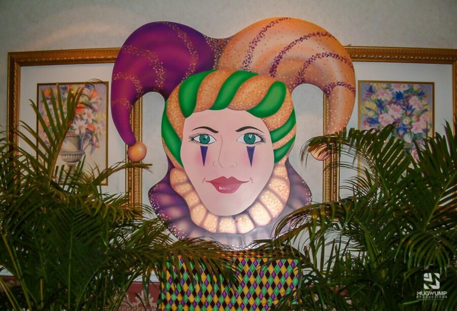 Mardi-Gras-Themed-Event-Decorative-Prop