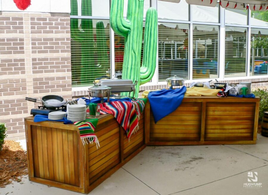 Mexican-Fiesta-Themed-Event-Wooden-Bar-Catering-Display