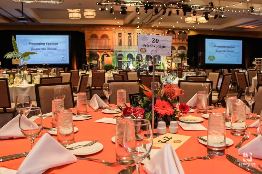 Orange-Tropical-Themed-Table-Centerpiece
