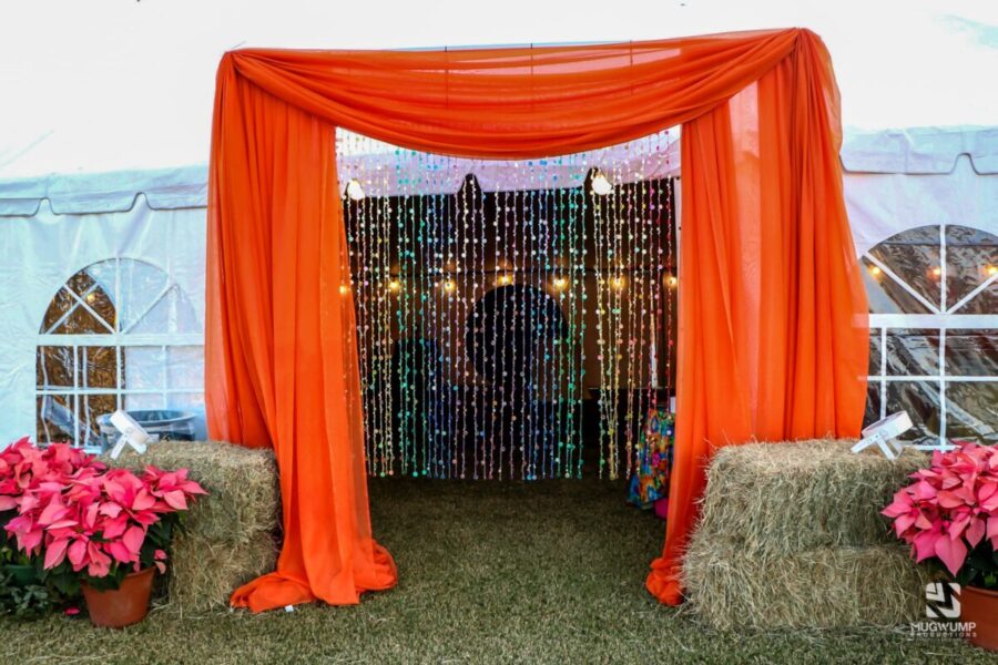 Outdoor-1960s-Themed-Event-Decor