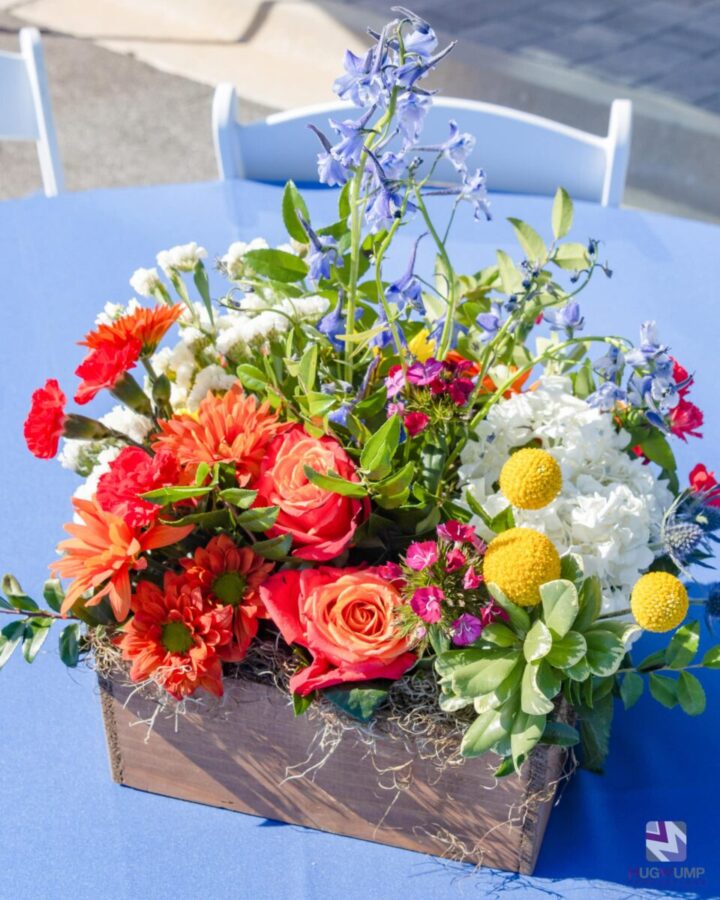 Professional-Event-Table-Arrangement-Vibrant-Florals