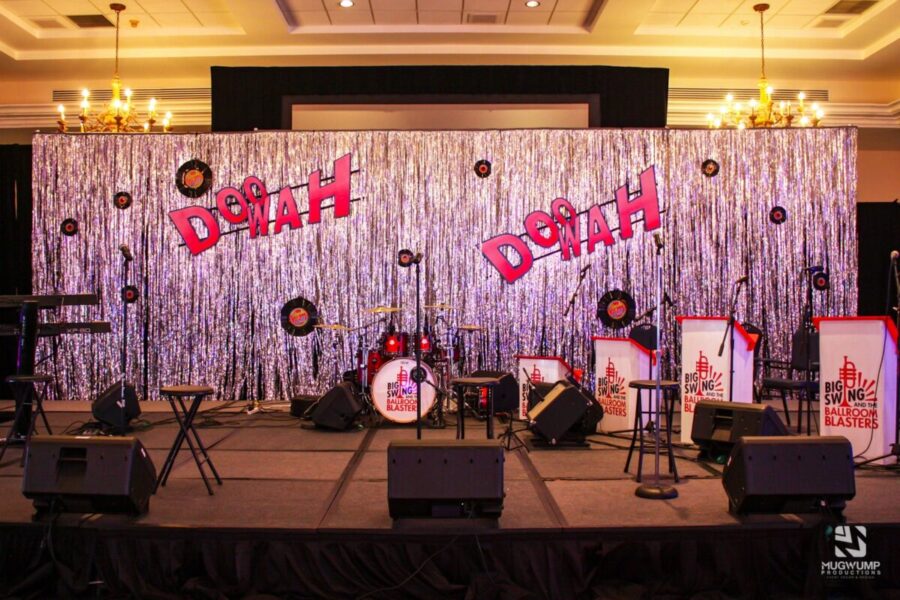 Retro-Party-Stage-Decor
