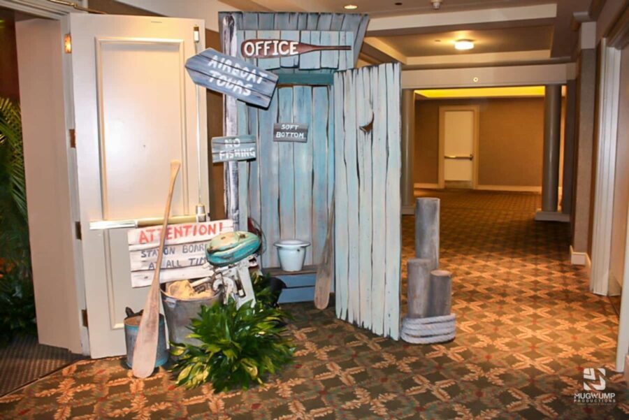 Swamp-Themed-Event-Entrance-Decor