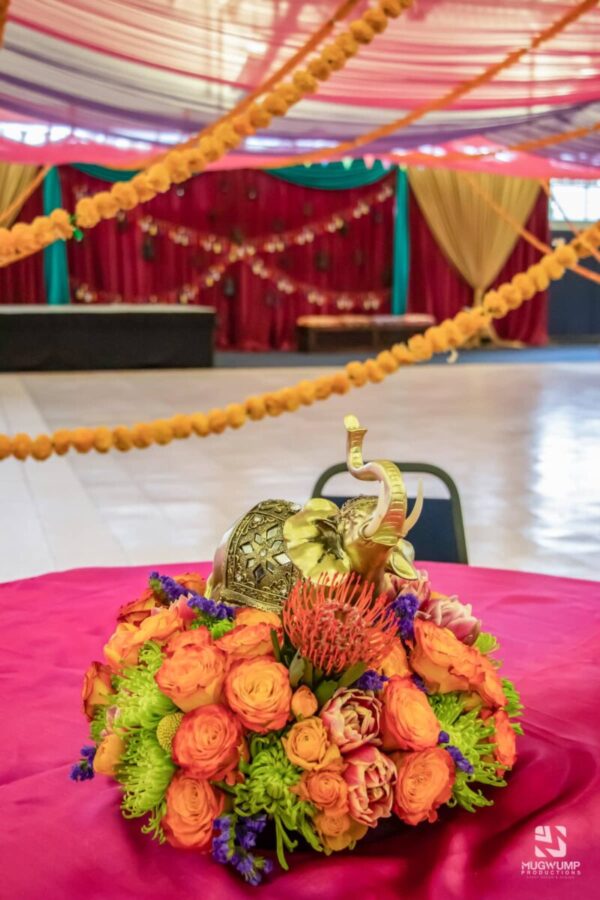 Table-Centerpiece-Gold-Elephant-With-Florals