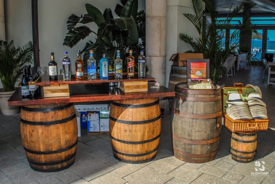 Tropical-Themed-Event-Wooden-Bar