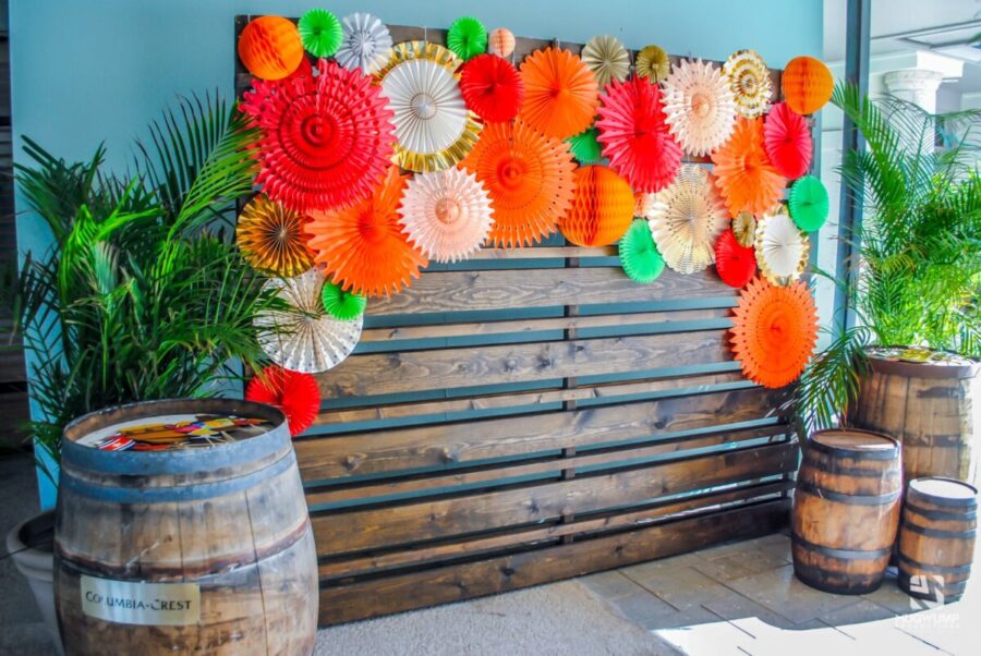 Tropical-Wooden-Plank-Photo-Wall