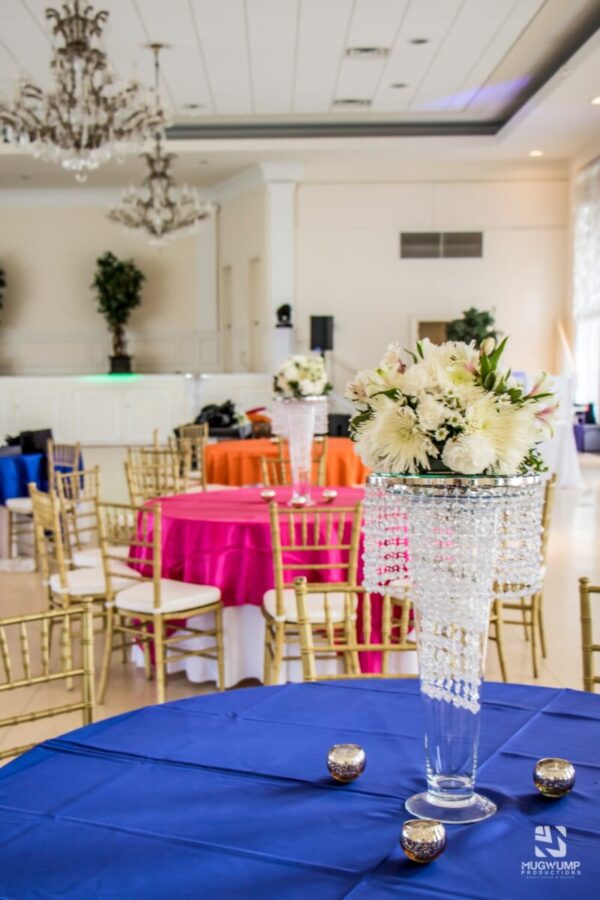 White-Floral-Arrangement-Table-Centerpiece