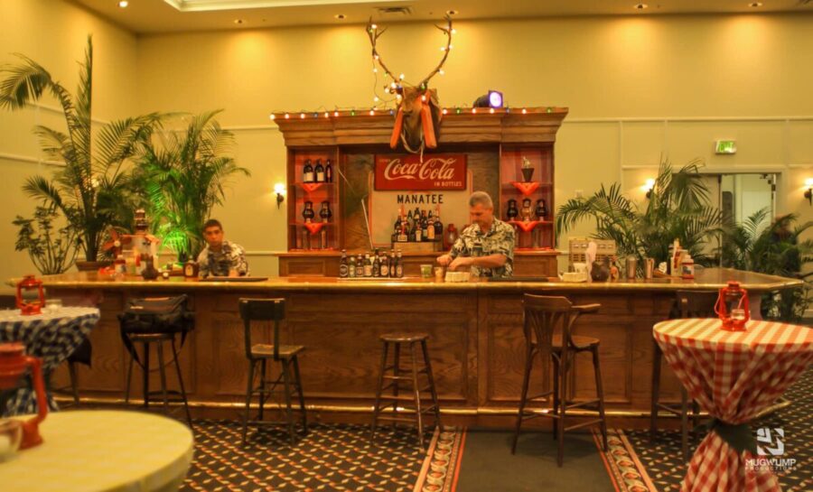 Wooden-Bar-Event-Rental